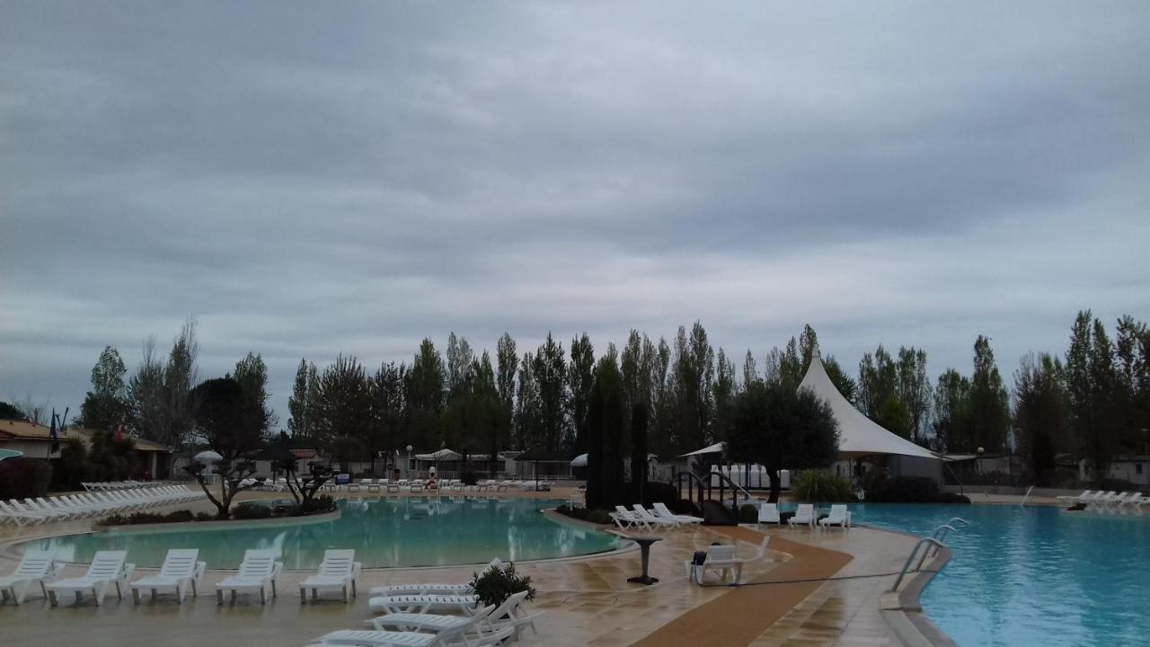 La Carabasse Hotel Vias Ngoại thất bức ảnh